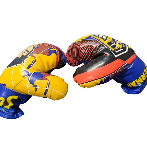 DC Comics Superman Kid Vintage Boxing Gloves - Picture 8 of 10
